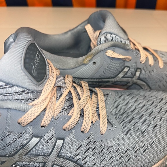 Asics Gel-Kayano 27 Women's Size 8.5 Running Shoes Gray Pink low top lightweight - Picture 7 of 9